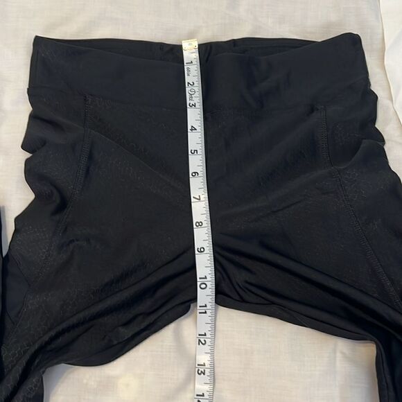 Koral size large black print with mesh insets on sides of leggings EUC - Picture 7 of 14